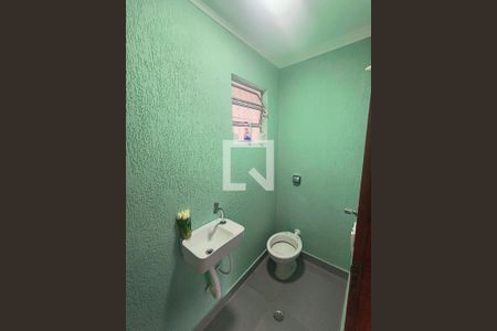 Banheiro  de casa à venda com 2 quartos, 151m² em Jardim do Estádio, Santo André