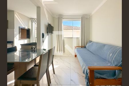 Sala de TV de apartamento para alugar com 1 quarto, 42m² em Ingleses do Rio Vermelho, Florianópolis