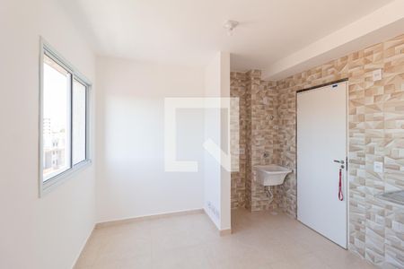 Sala e cozinha de apartamento para alugar com 2 quartos, 35m² em Vila Sul Americana, Carapicuíba