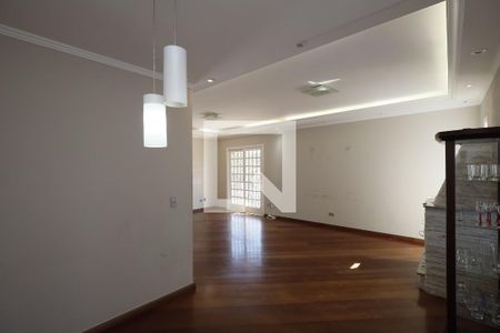 Sala  de casa de condomínio para alugar com 4 quartos, 250m² em Vila Santos, São Paulo