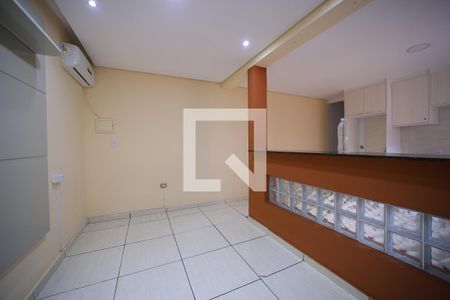 Sala de casa à venda com 2 quartos, 60m² em Vila Santo Henrique, São Paulo