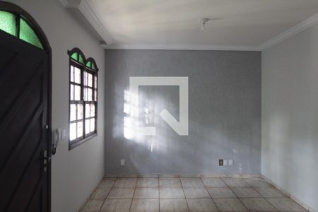 Sala de casa para alugar com 3 quartos, 180m² em Serrano, Belo Horizonte