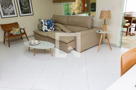 Sala de casa de condomínio para alugar com 3 quartos, 360m² em Campo Grande, Rio de Janeiro
