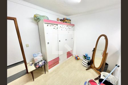 Quarto 1 de casa para alugar com 3 quartos, 186m² em Vila Romero, São Paulo