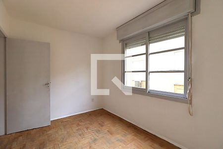 Quarto 1           de apartamento para alugar com 2 quartos, 50m² em Passo D’areia, Porto Alegre