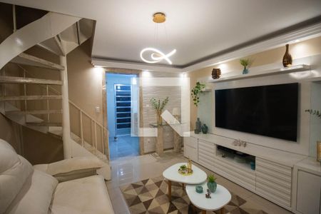 Sala de casa de condomínio para alugar com 2 quartos, 150m² em Galo Branco, São Gonçalo