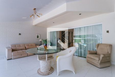 Sala de casa de condomínio à venda com 5 quartos, 480m² em Barra da Tijuca, Rio de Janeiro