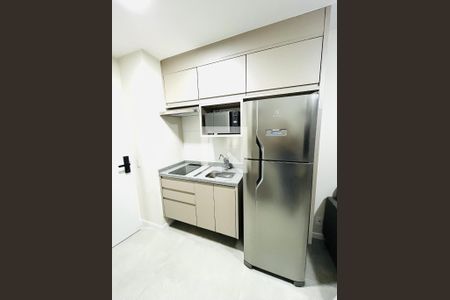 Cozinha de apartamento para alugar com 1 quarto, 24m² em Butantã, São Paulo