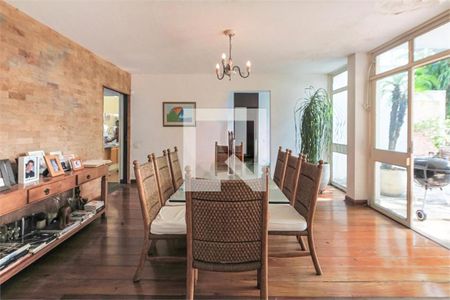 Casa à venda com 4 quartos, 620m² em Chácara Monte Alegre, São Paulo