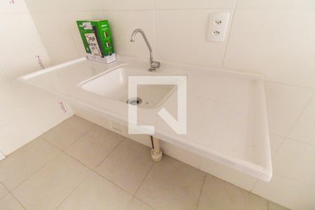 Sala/Cozinha de apartamento à venda com 2 quartos, 33m² em Fazenda Aricanduva, São Paulo