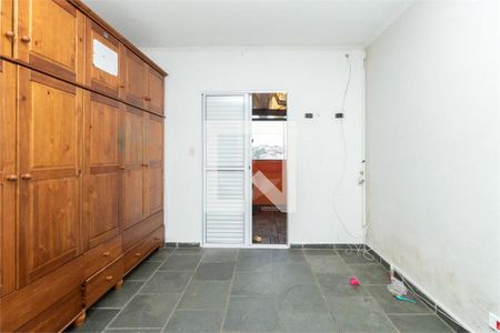 Casa à venda com 3 quartos, 200m² em Parque dos Bancarios, São Paulo