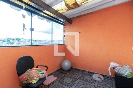 Casa à venda com 3 quartos, 200m² em Parque dos Bancarios, São Paulo