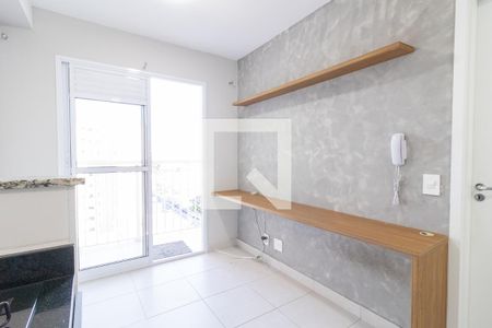 Sala/Cozinha de apartamento para alugar com 1 quarto, 28m² em Vila Ré, São Paulo