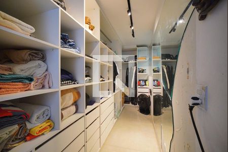 Closet da suíte  de casa de condomínio para alugar com 2 quartos, 1053m² em Ingleses do Rio Vermelho, Florianópolis