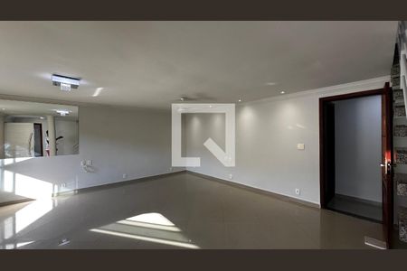 Sala de casa de condomínio para alugar com 5 quartos, 320m² em Vargem Pequena, Rio de Janeiro