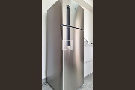 Geladeira  de apartamento para alugar com 2 quartos, 33m² em Vila Romana, São Paulo