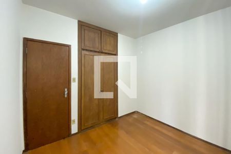 Quarto 1 de apartamento para alugar com 3 quartos, 125m² em Vila Paris, Belo Horizonte