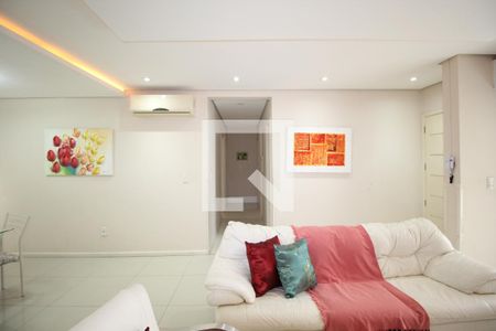 Sala de casa à venda com 3 quartos, 492m² em Vila Jardim, Porto Alegre