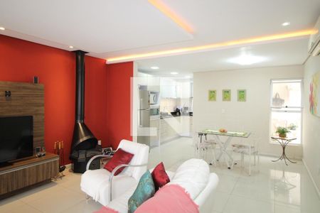 Sala de casa à venda com 3 quartos, 492m² em Vila Jardim, Porto Alegre