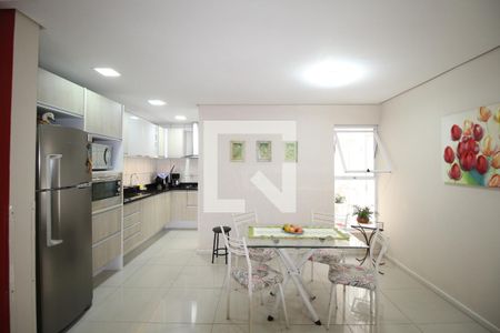 Sala/Cozinha de casa à venda com 3 quartos, 492m² em Vila Jardim, Porto Alegre