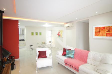Sala de casa à venda com 3 quartos, 492m² em Vila Jardim, Porto Alegre