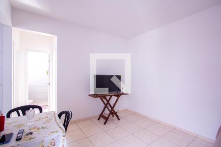 Sala de apartamento para alugar com 2 quartos, 55m² em Vista Alegre, São Gonçalo