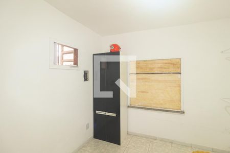 Quarto de casa para alugar com 1 quarto, 57m² em Pedra de Guaratiba, Rio de Janeiro