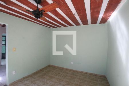 Quarto de casa para alugar com 1 quarto, 60m² em Alvarez, Nova Iguaçu