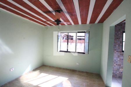 Quarto de casa para alugar com 1 quarto, 60m² em Alvarez, Nova Iguaçu