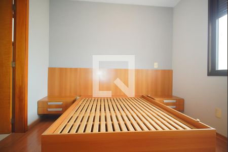 Suíte de apartamento à venda com 3 quartos, 90m² em Petrópolis, Porto Alegre