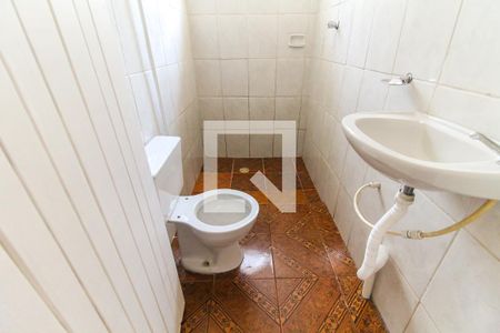 Banheiro de casa para alugar com 1 quarto, 40m² em Conjunto Habitacional Castro Alves, São Paulo
