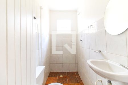 Banheiro de casa para alugar com 1 quarto, 40m² em Conjunto Habitacional Castro Alves, São Paulo