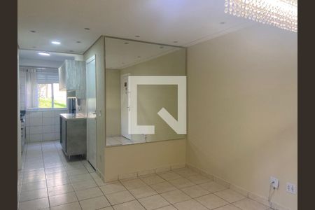 Sala  de apartamento para alugar com 2 quartos, 50m² em Quitaúna, Osasco