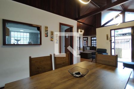 Sala de casa de condomínio à venda com 3 quartos, 200m² em Taquara, Rio de Janeiro