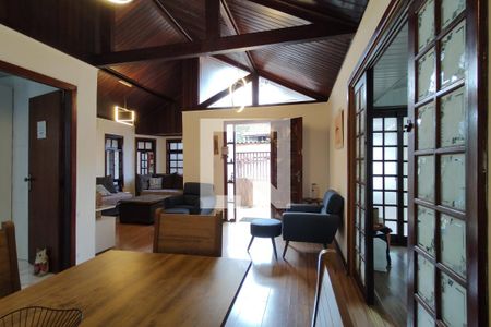 Sala de casa de condomínio à venda com 3 quartos, 200m² em Taquara, Rio de Janeiro