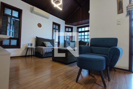 Sala de casa de condomínio à venda com 3 quartos, 200m² em Taquara, Rio de Janeiro