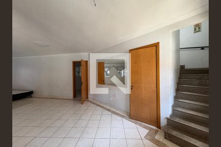 Sala de casa para alugar com 4 quartos, 125m² em Conjunto Residencial Vista Verde, São Paulo