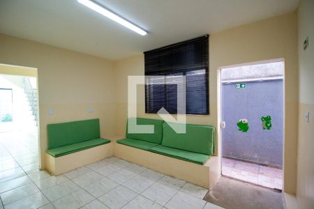 Sala de TV de casa para alugar com 5 quartos, 200m² em Vila Olimpia, Sorocaba