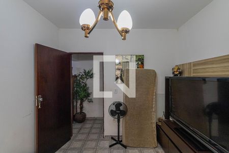 Quarto 2 de casa para alugar com 2 quartos, 200m² em Vila Corberi, São Paulo