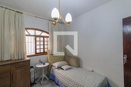 Quarto 2 de casa para alugar com 2 quartos, 200m² em Vila Corberi, São Paulo