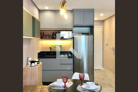Cozinha de apartamento para alugar com 1 quarto, 25m² em Pompeia, São Paulo
