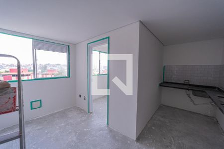 Sala/Cozinha e Área de Serviço de apartamento para alugar com 2 quartos, 33m² em Vila Silvia, São Paulo