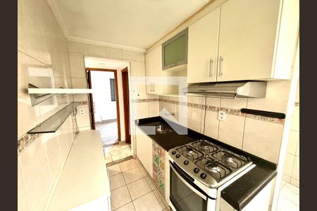 Cozinha de apartamento à venda com 2 quartos, 45m² em Jardim Redil, São Paulo