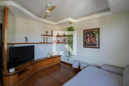 Sala de TV de casa à venda com 3 quartos, 360m² em Itapoã, Belo Horizonte