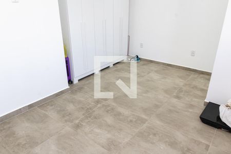 Quarto Suíte de casa de condomínio para alugar com 2 quartos, 160m² em Santa Cruz, Rio de Janeiro