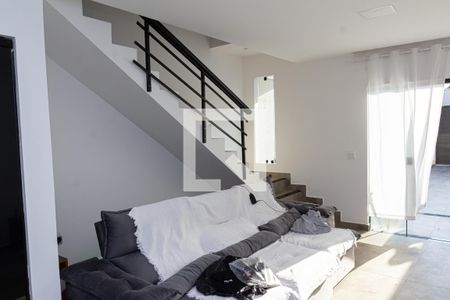 Sala de casa de condomínio para alugar com 2 quartos, 160m² em Santa Cruz, Rio de Janeiro