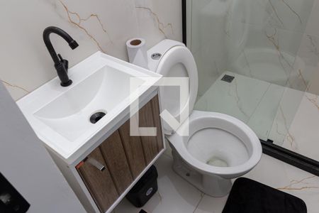 Banheiro da Suíte de casa de condomínio para alugar com 2 quartos, 160m² em Santa Cruz, Rio de Janeiro