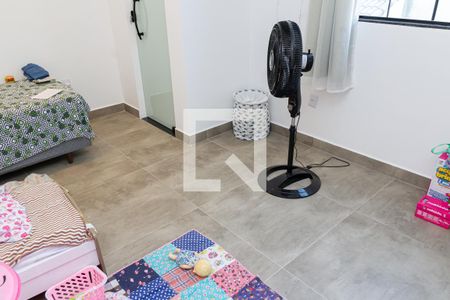 Quarto Suíte de casa de condomínio para alugar com 2 quartos, 160m² em Santa Cruz, Rio de Janeiro