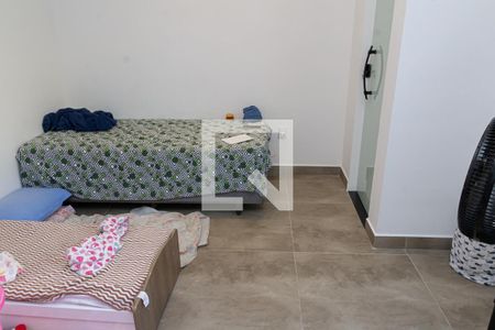 Quarto Suíte de casa de condomínio para alugar com 2 quartos, 160m² em Santa Cruz, Rio de Janeiro