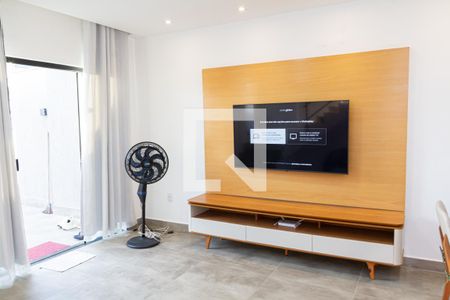 Sala de casa de condomínio para alugar com 2 quartos, 160m² em Santa Cruz, Rio de Janeiro